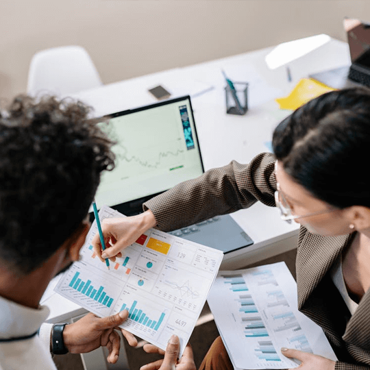 Qyvalrextum Zespół ekspertów ds. inwestycji kryptowalutowych