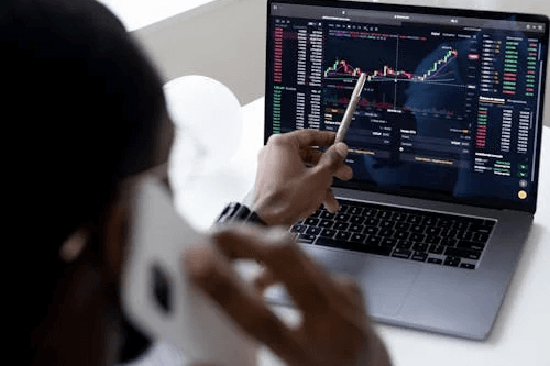 Qyvalrextum społeczność i wsparcie